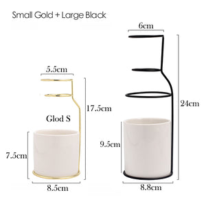 Flower Vase with Incomplete Shape of Outer Wire