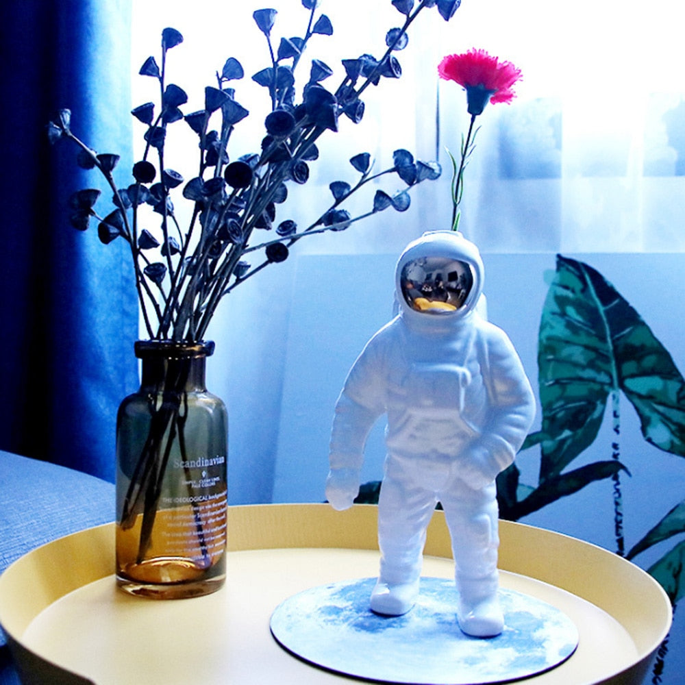 Astronaut Spaceman Dried Flowers Vase Table Top Decor
